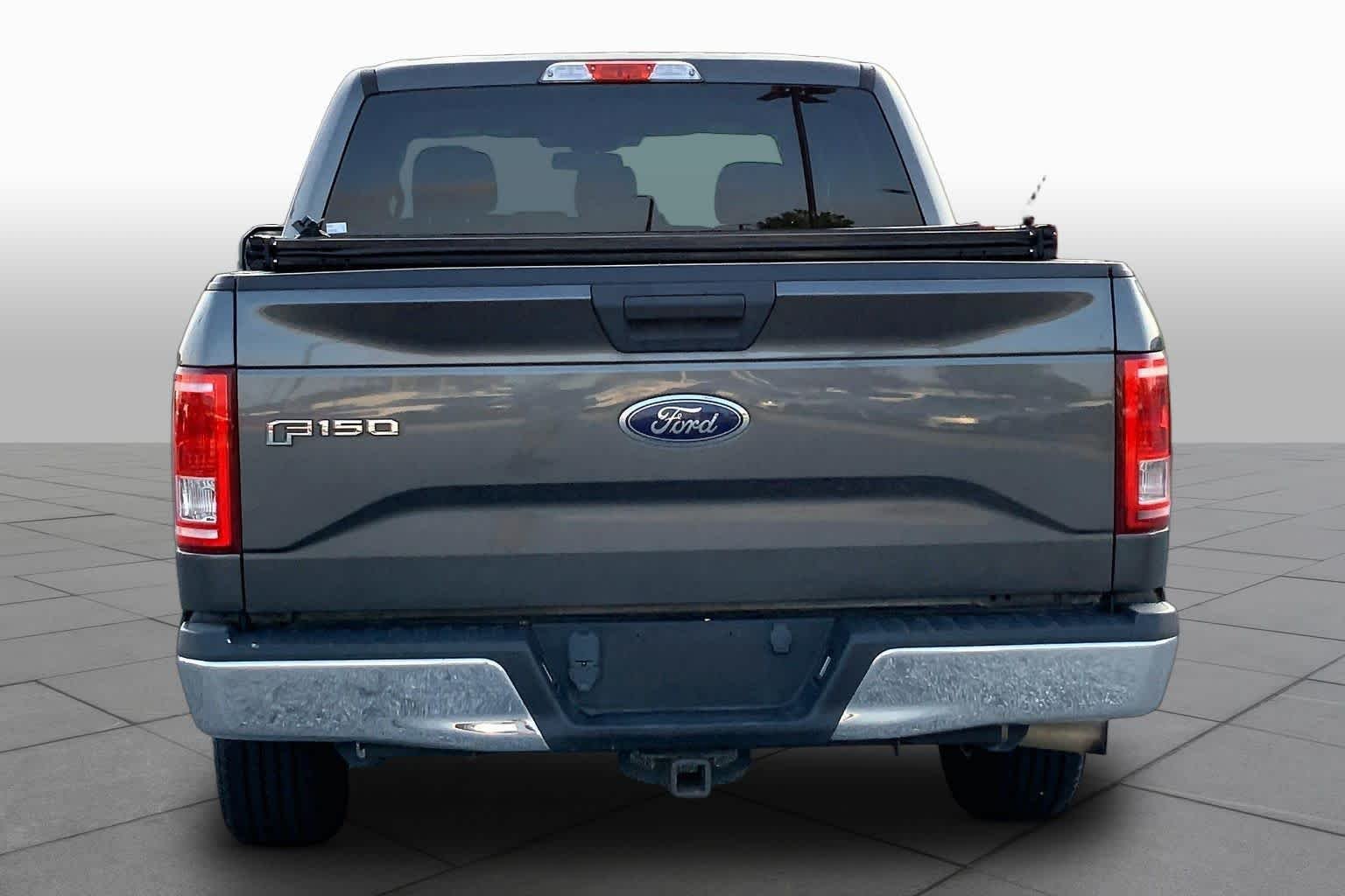 Used 2016 Magnetic Metallic Ford XLT image 5