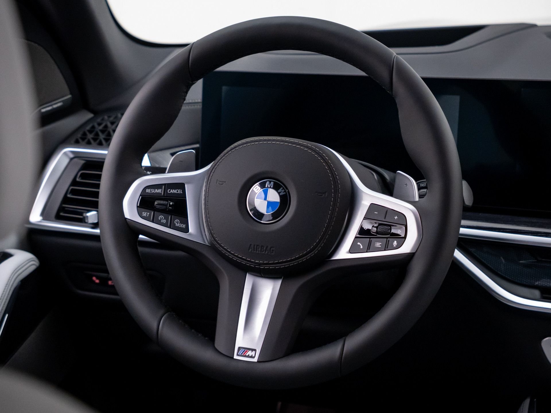 New 2026 Carbon Black Metallic BMW xDrive40i image 11
