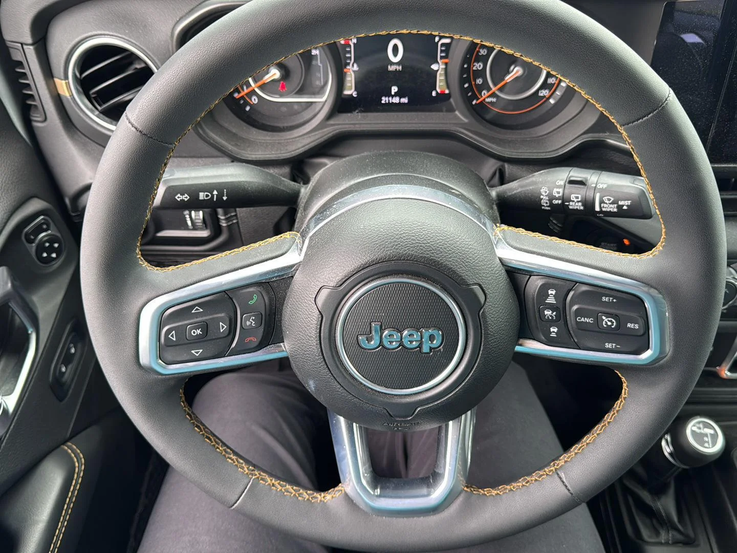 Used 2024 Silver Zynith Clearcoat Jeep Sahara image 13