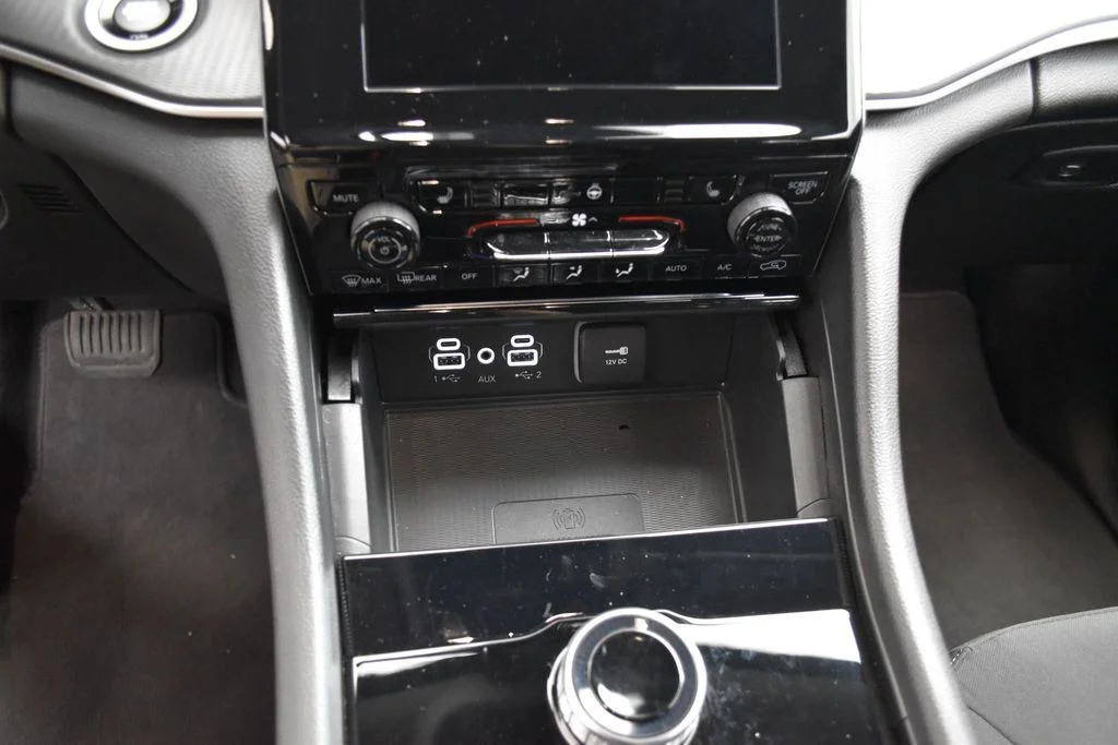 Used 2024 Red Jeep Laredo image 20