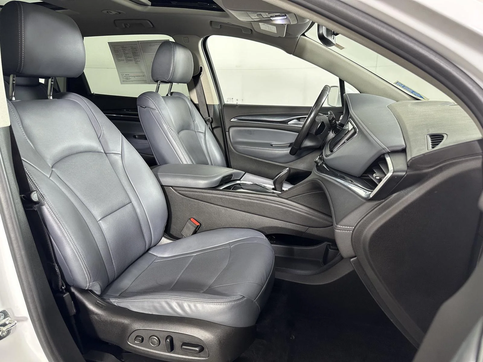 Used 2020 Summit White Buick Premium image 31