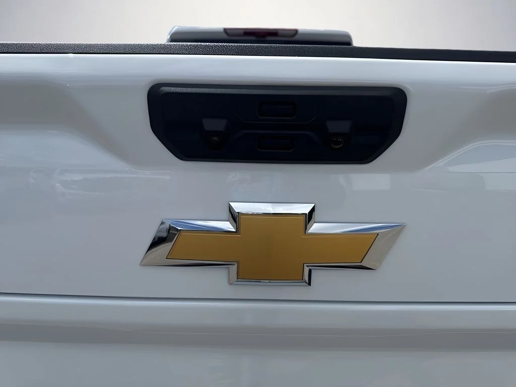 New 2026 White Chevrolet High Country image 30