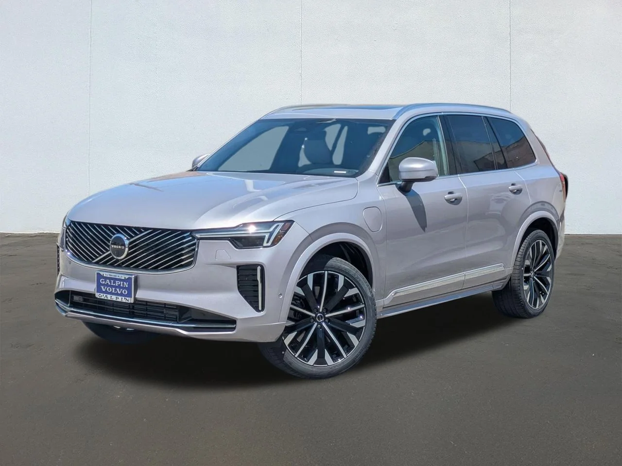 2026 Volvo XC90 T8 Recharge Plus Bright 7-Seat 4WD's photo