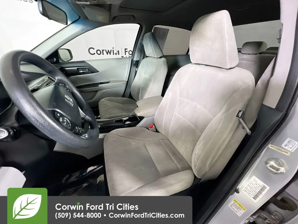 Used 2013  Honda EX image 23