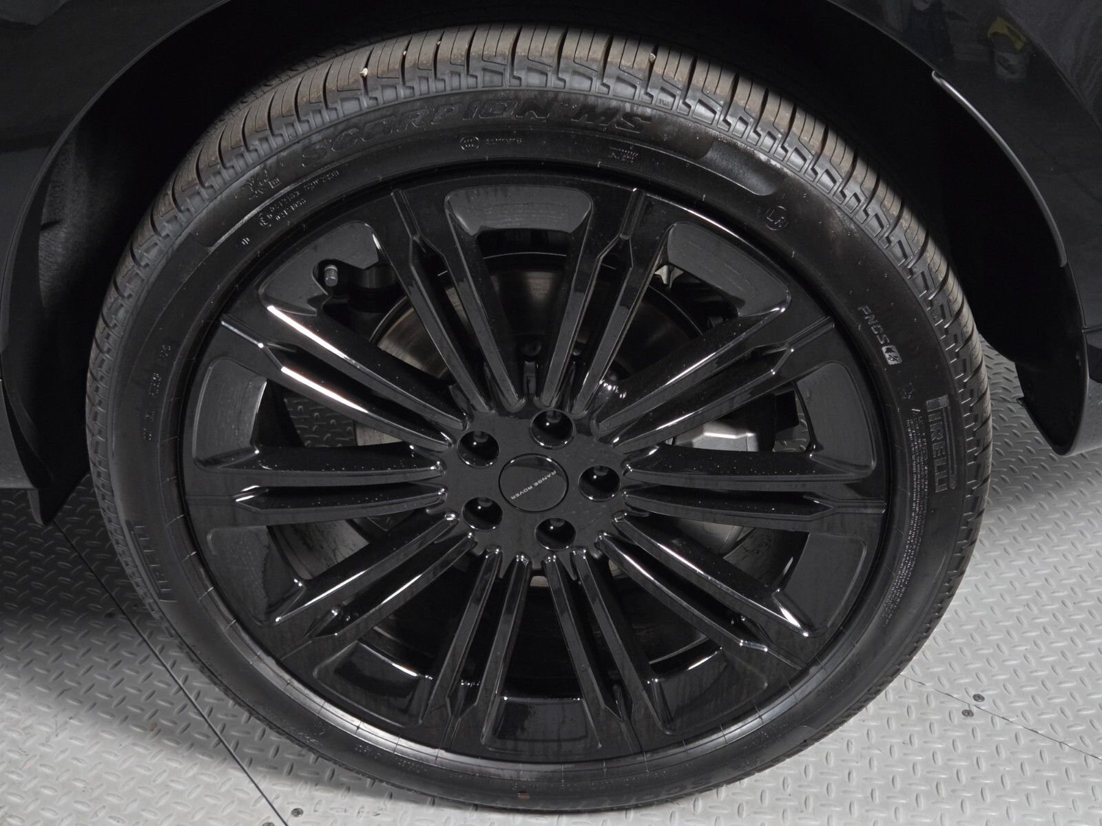 New 2026 Santorini Black Land Rover SE image 10