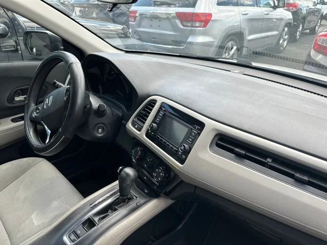 Used 2021 White Honda LX image 5