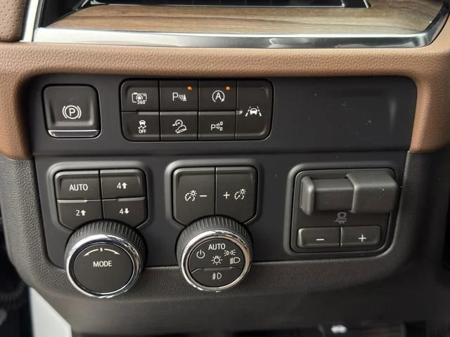 New 2026 Polar White Tricoat Chevrolet High Country image 18
