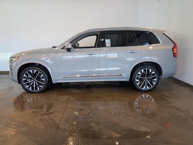 New 2026 Gray Volvo T8 Plus image 3