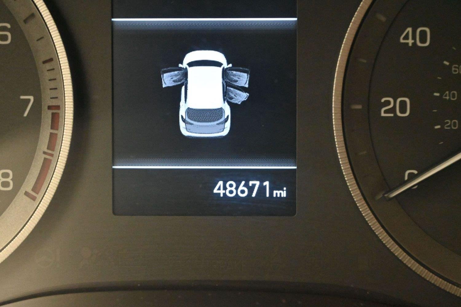 Used 2021 White Cream Hyundai Sport image 20