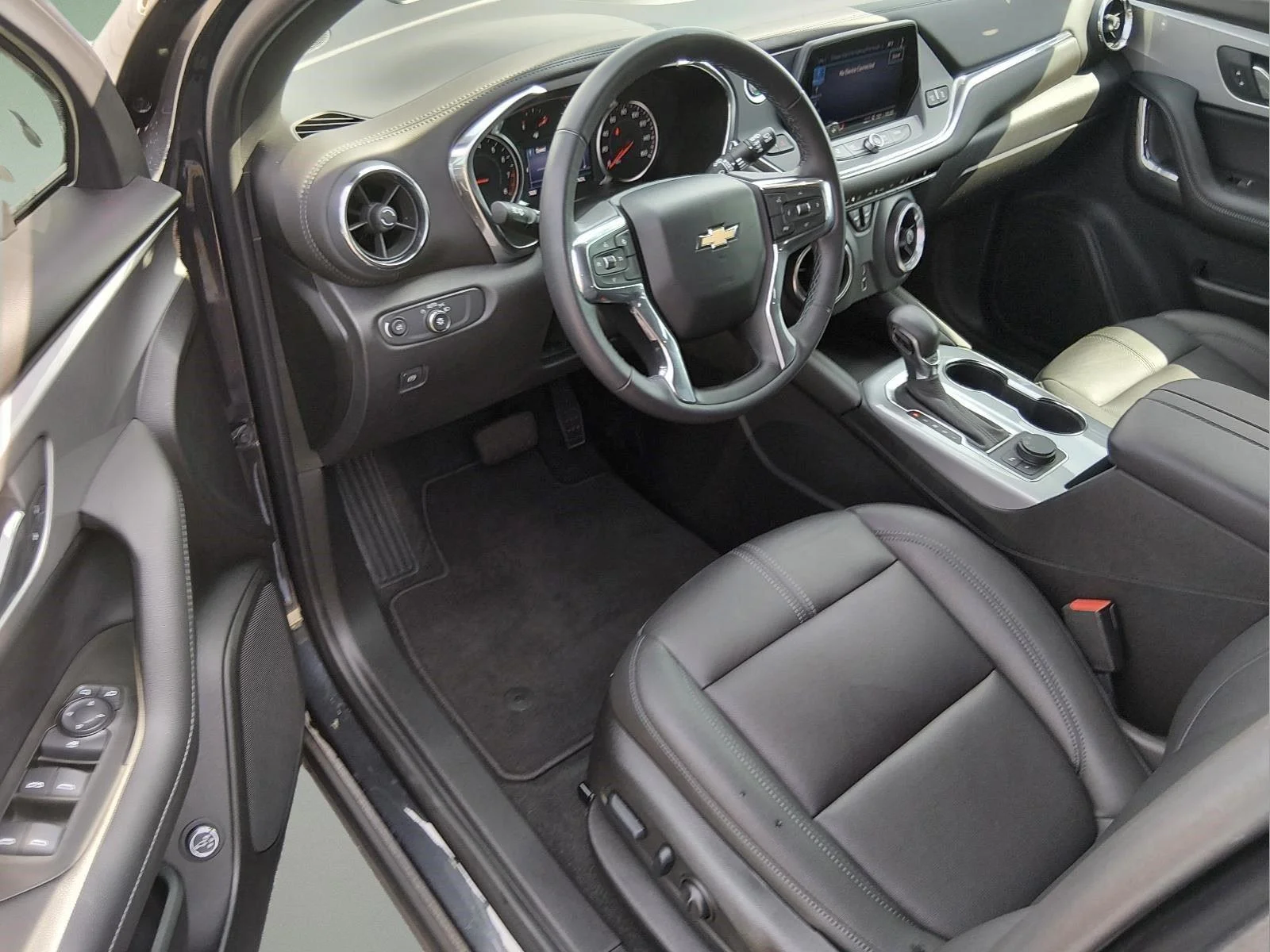 Used 2022 Iron Gray Metallic Chevrolet LT image 15
