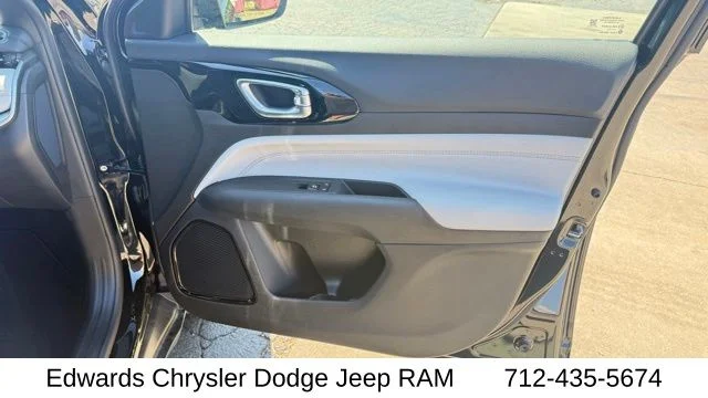 New 2026 Black Jeep Latitude image 36