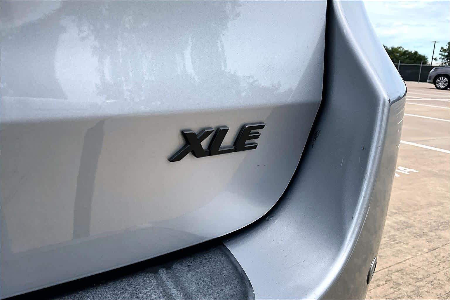 Used 2013 Silver Sky Metallic Toyota XLE image 8