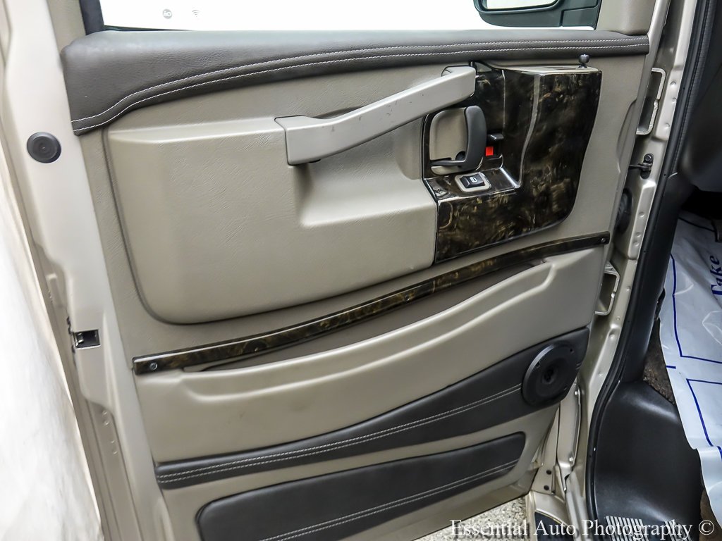 2023 Chevrolet Express Cargo Work Van - Photo 14
