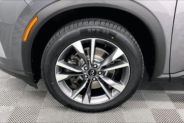 Used 2022 Graphite Shadow INFINITI LUXE image 10