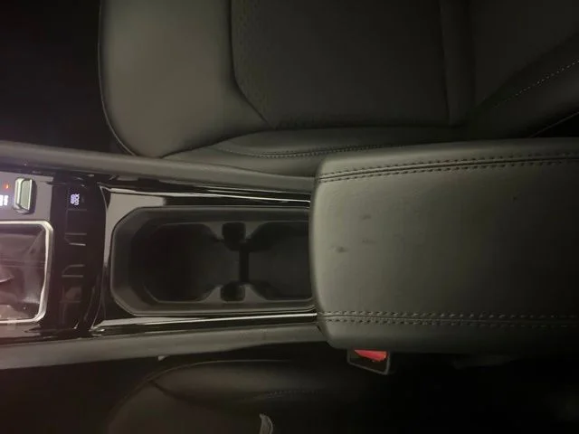 New 2026 Red Hot Pearl-Coat Exterior Paint Jeep Latitude image 31