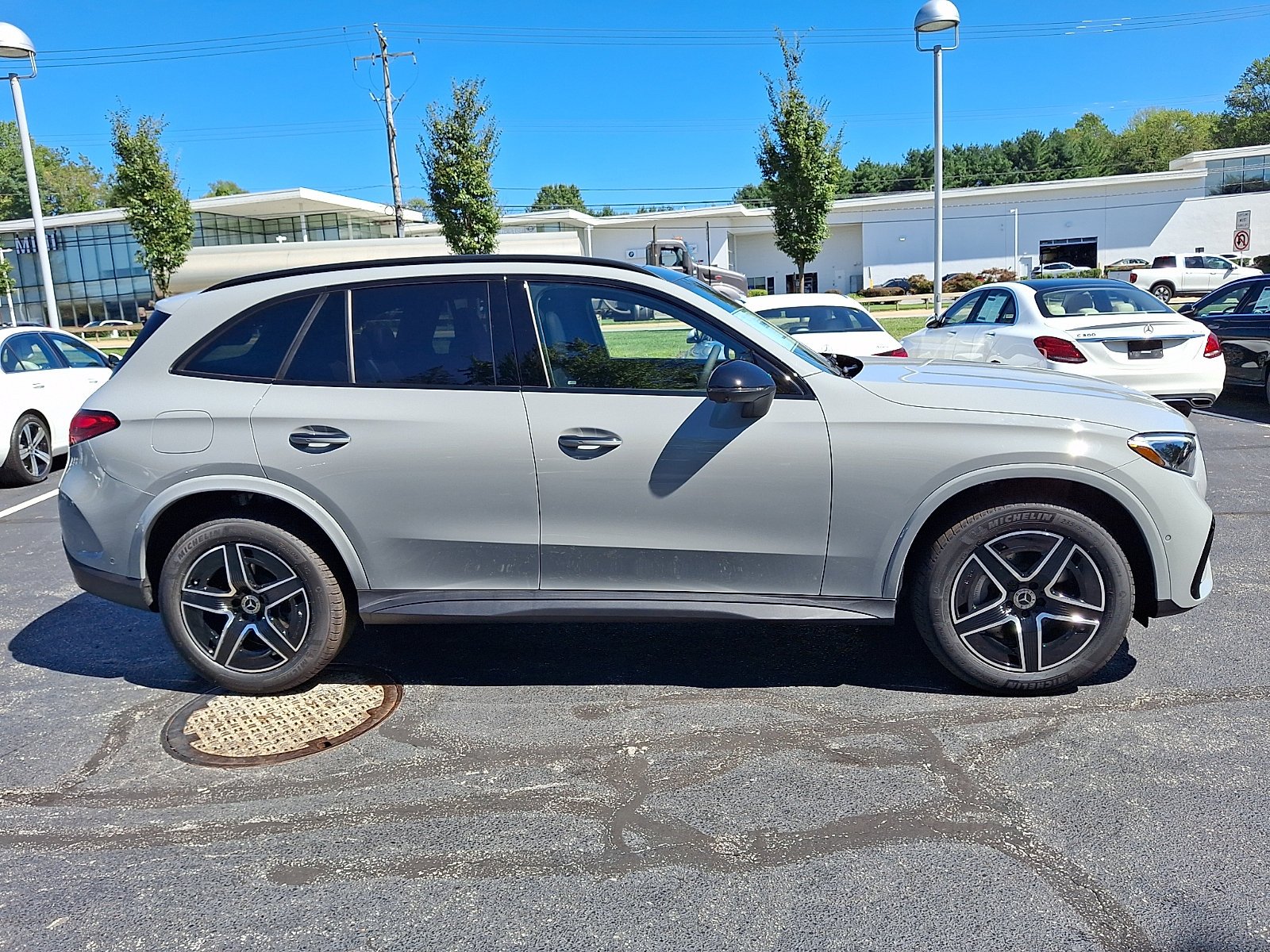 New 2027 MANUFAKTUR Alpine Grey Mercedes-Benz GLC 300 image 28