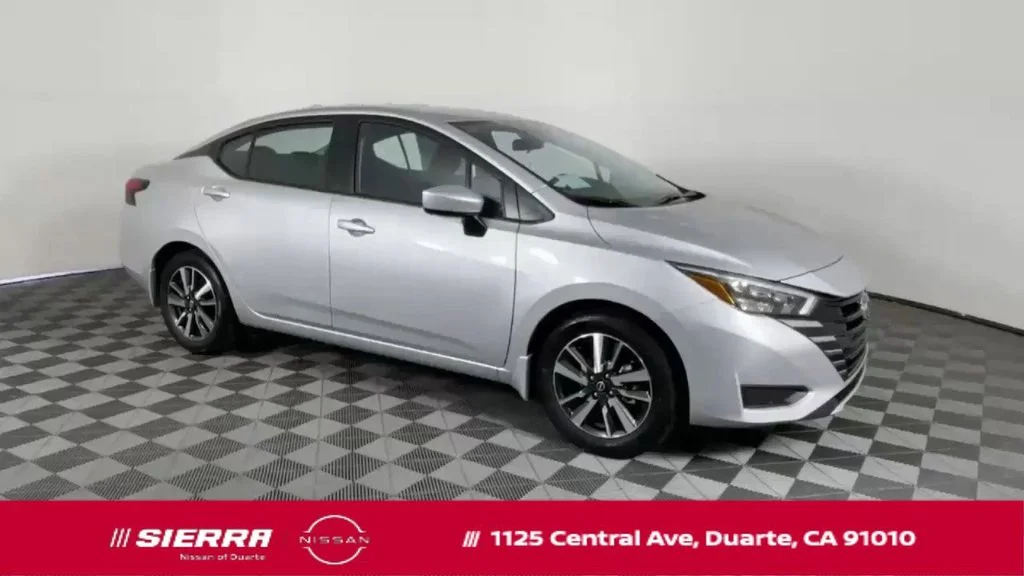 Used 2025 Silver Nissan 1.6 SV image 1