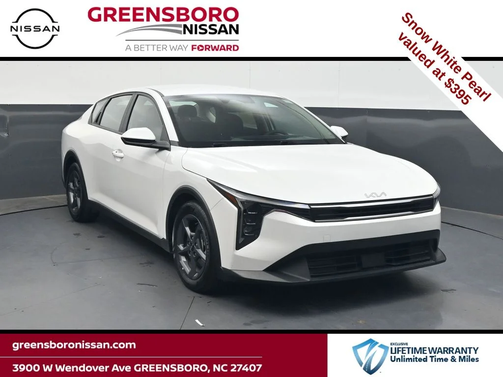 Used 2025 White Kia LXS image 1