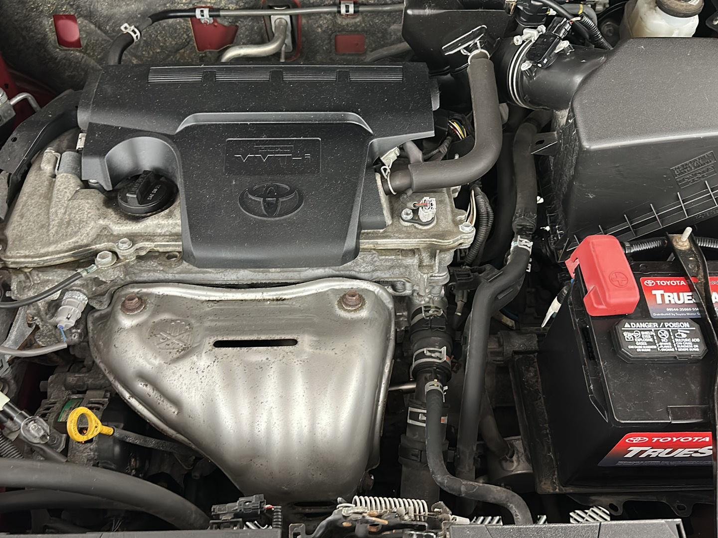 Used 2018 Pearl Toyota Limited image 26