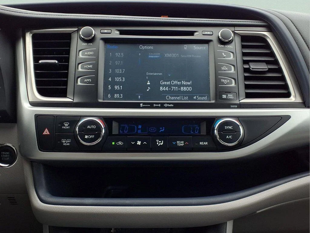 Used 2016 Silver Sky Metallic Toyota FWD 4dr V6 XLE (Natl) image 24