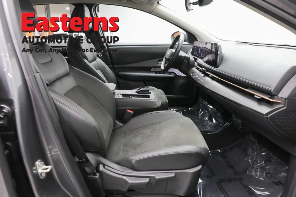 Used 2023 Gray Nissan ENGAGE image 23