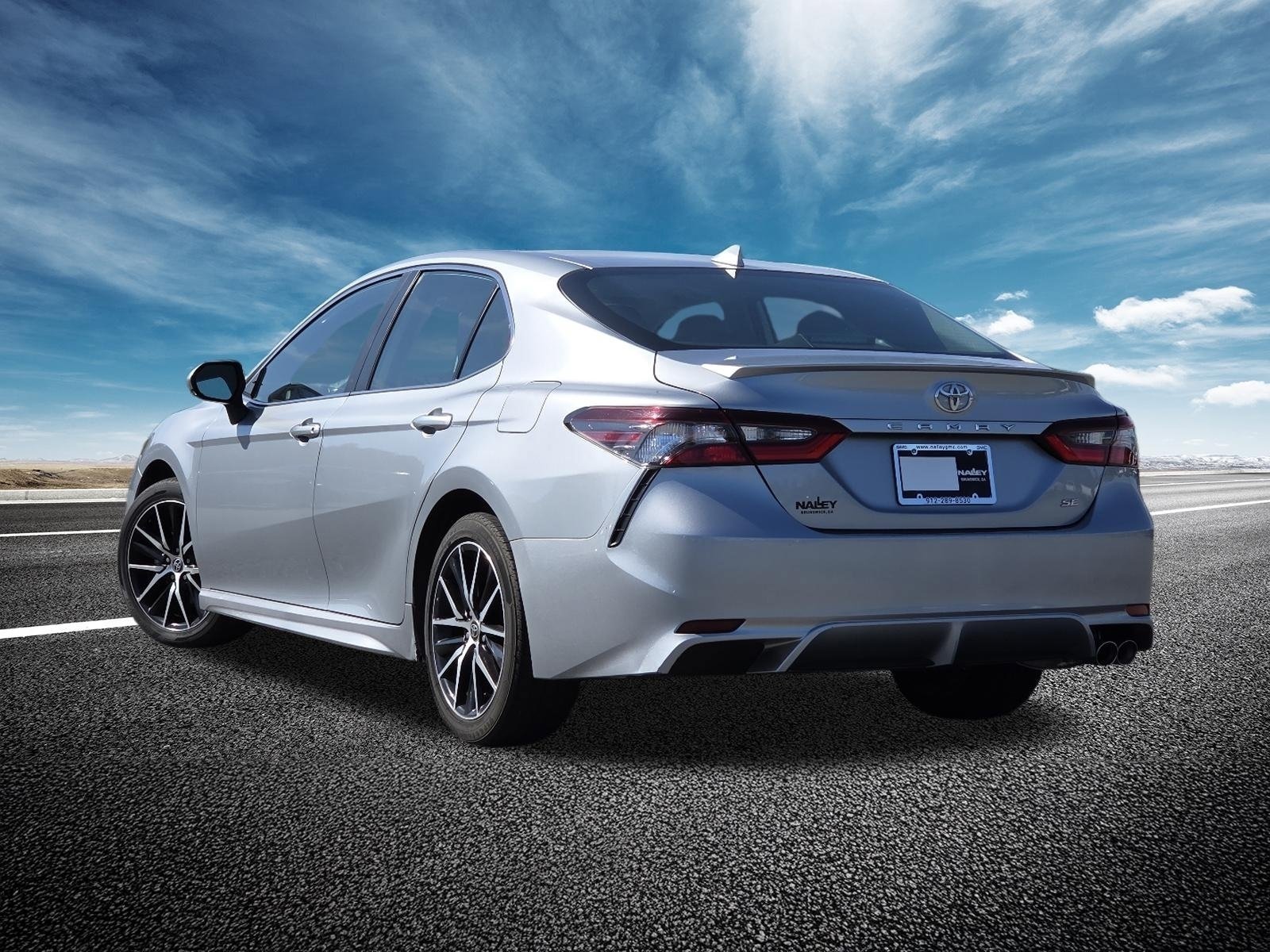 2023 Toyota Camry SE - Photo 16