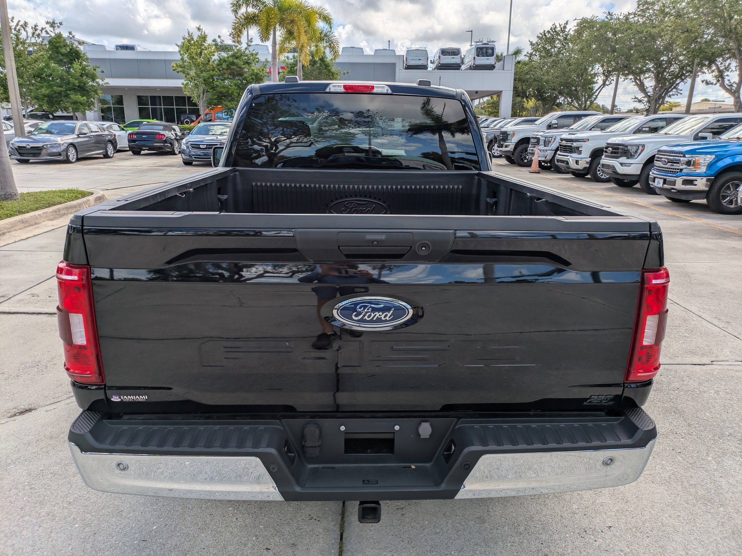 Used 2023 Black Metallic Ford XLT image 5