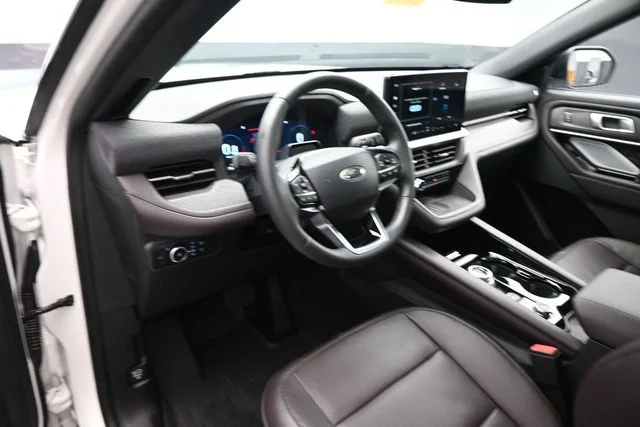 Certified Used 2025 Space White Metallic Ford Platinum image 9