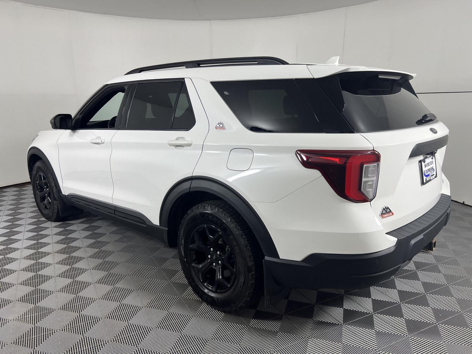 Used 2022 Star White Metallic Tri-Coat Ford Timberline image 8
