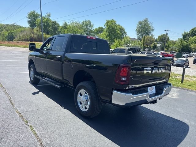 New 2026 Diamond Black Crystal Pearl-Coat Exterior Paint RAM Tradesman image 5