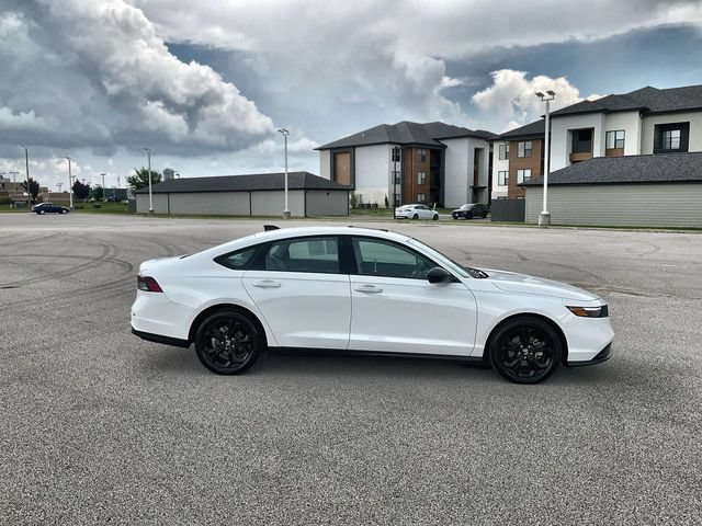 Certified Used 2025 Platinum White Pearl Honda SE image 46