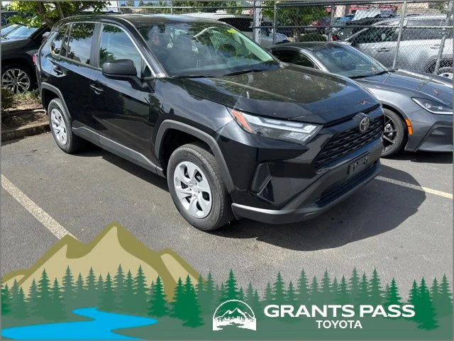 2024 Toyota RAV4 LE AWD's photo