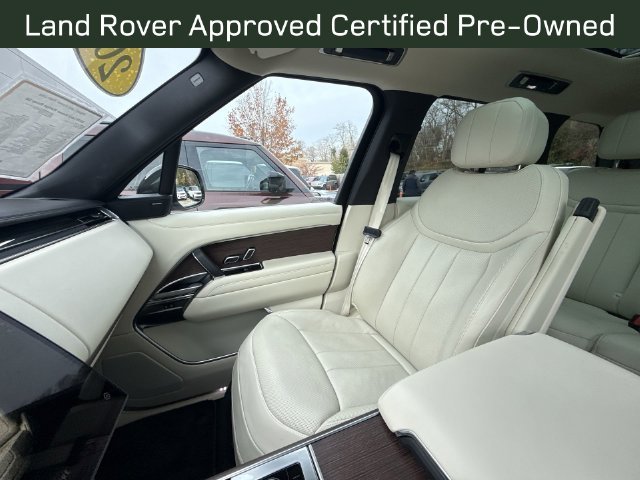 Certified Used 2023 Fuji White Land Rover SE image 3