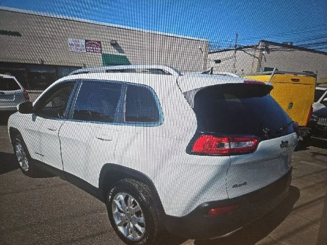 Used 2016 Jeep Cherokee Limited with VIN 1C4PJMDB7GW242418 for sale in Beachwood, OH