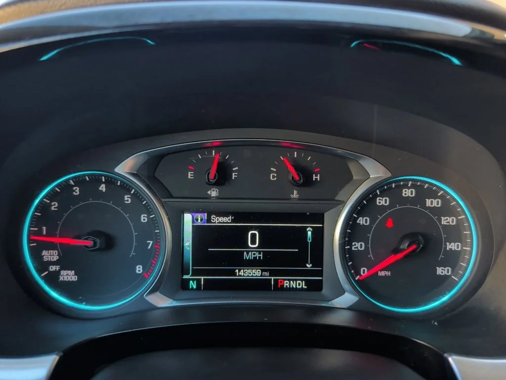 Used 2019 IRIDESCENT PEARL TRICOAT Chevrolet LT Leather image 18