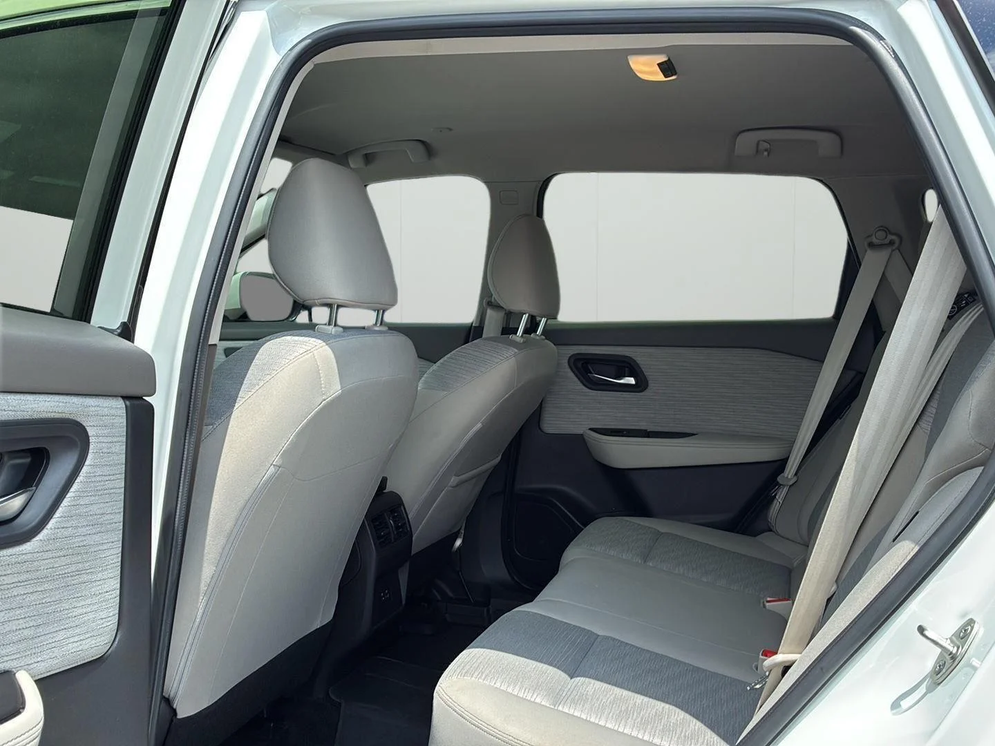 Used 2023 Pearl White Tricoat Nissan SV image 18