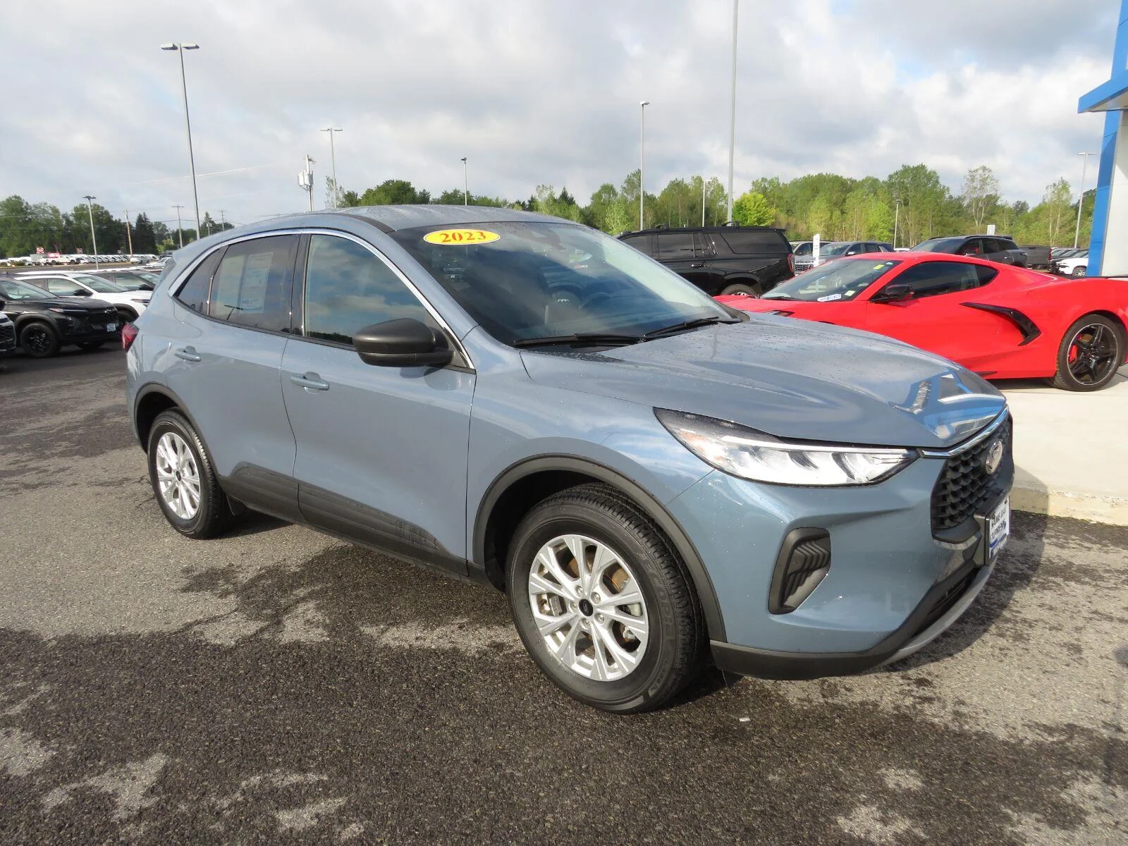 Used 2023 Vapor Blue Metall Ford Active image 4
