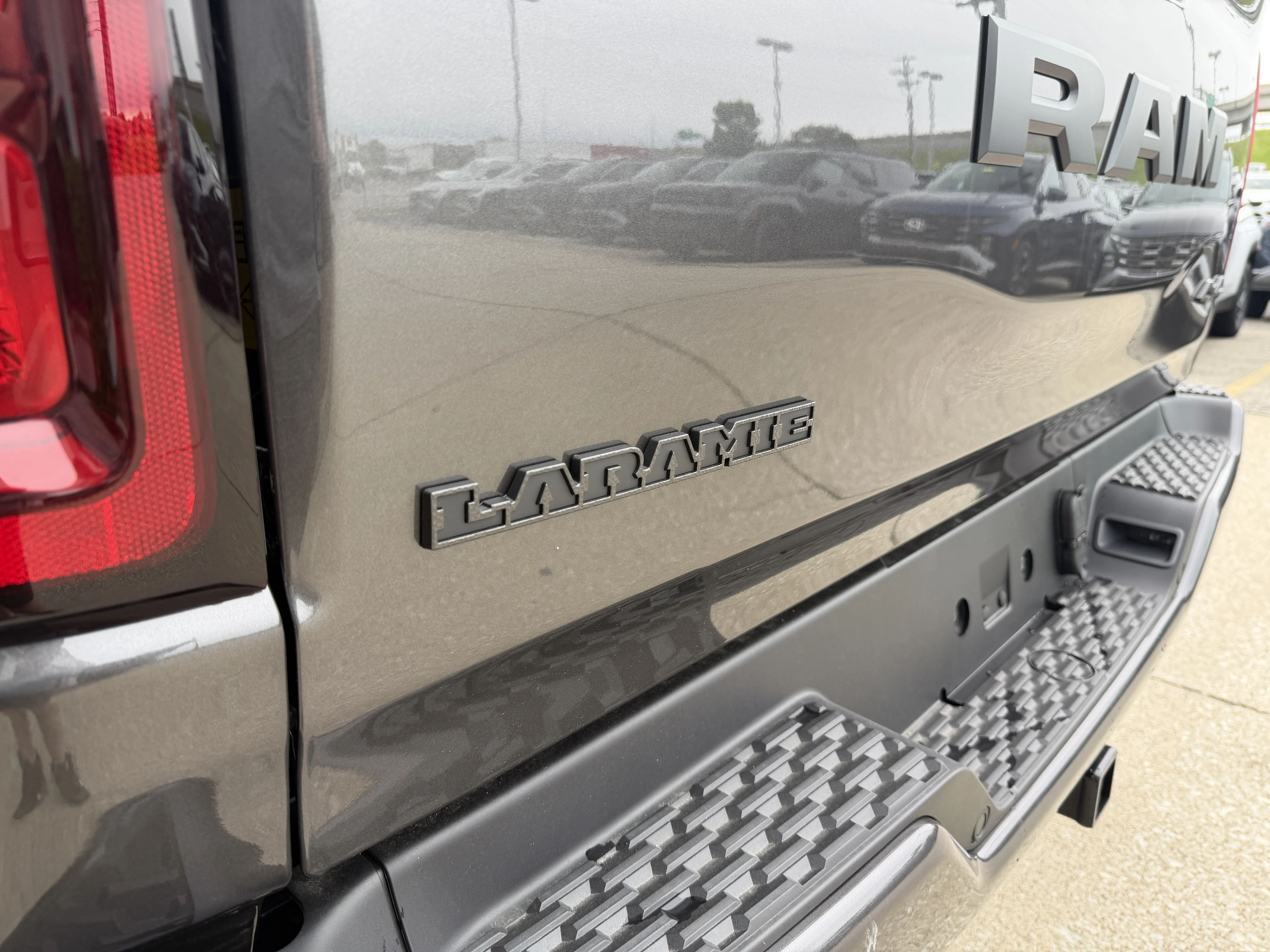 New 2026 Granite Crystal Metallic Clear-Coat Exterior Paint RAM Laramie image 9