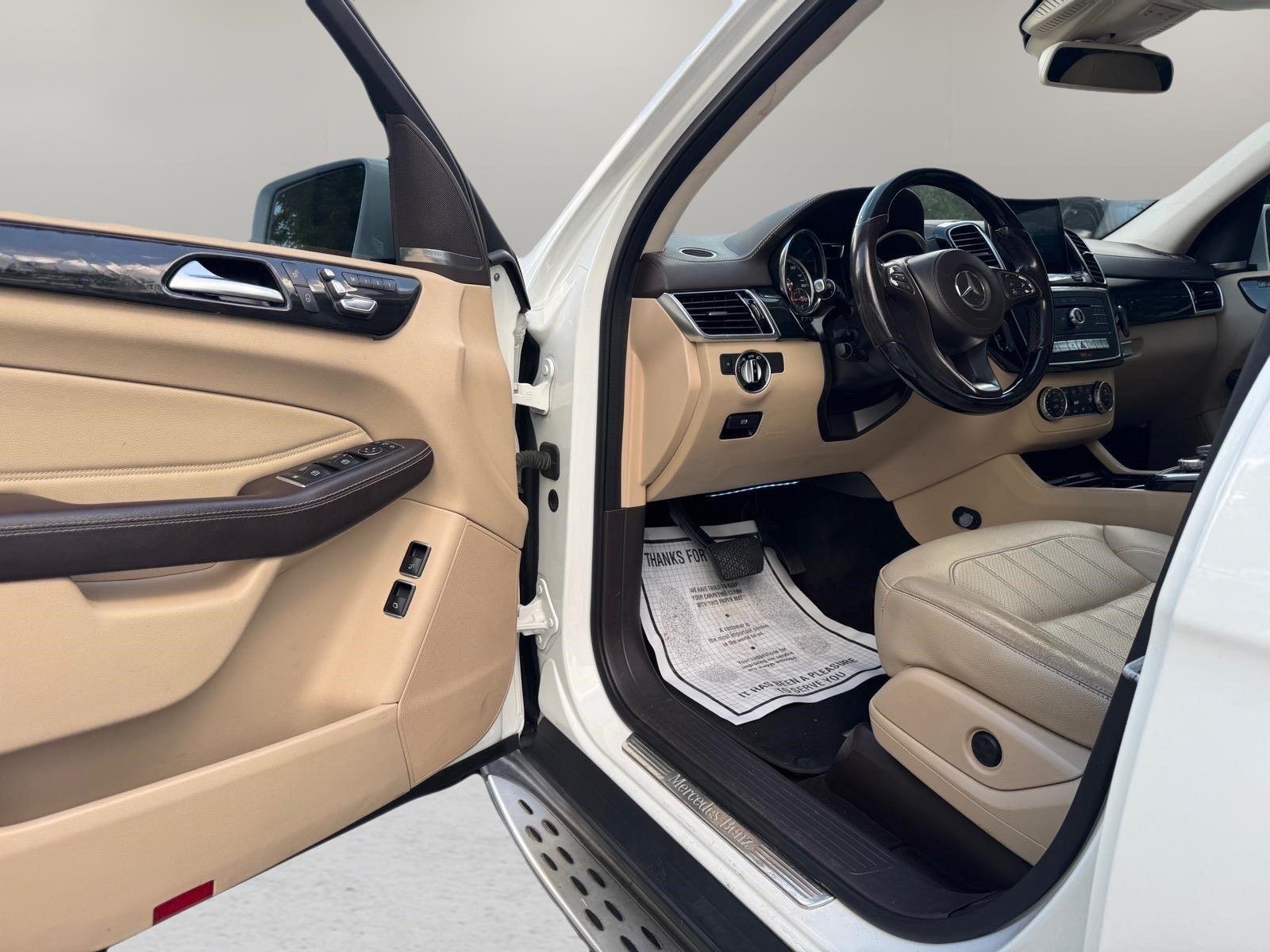 Used 2017  MERCEDES-BENZ TRUCK  image 19