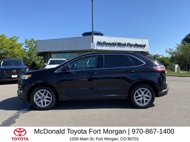 Used 2022 Black Ford SEL image 2