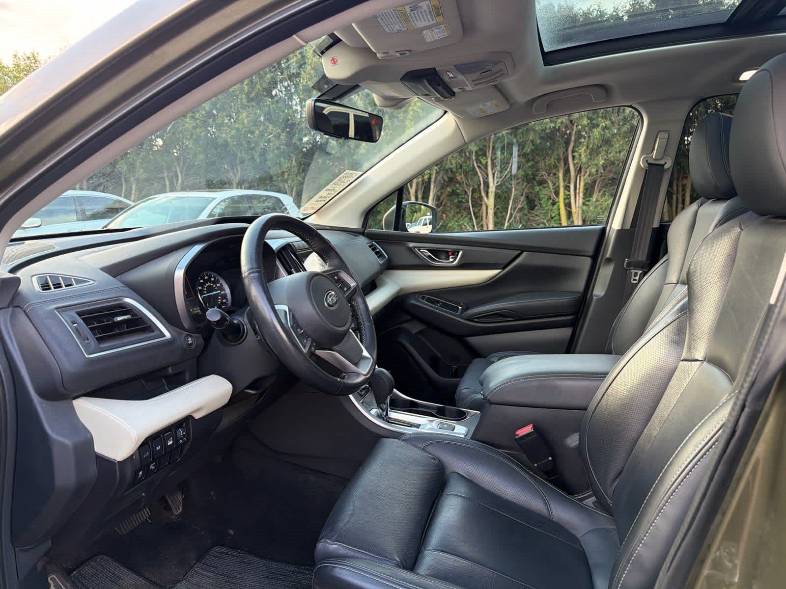 Used 2022 Autumn Green Metallic Subaru Limited image 5