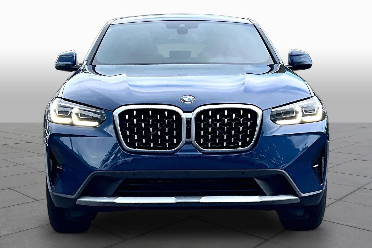 Certified Used 2025 Phytonic Blue Metallic BMW xDrive30i image 4