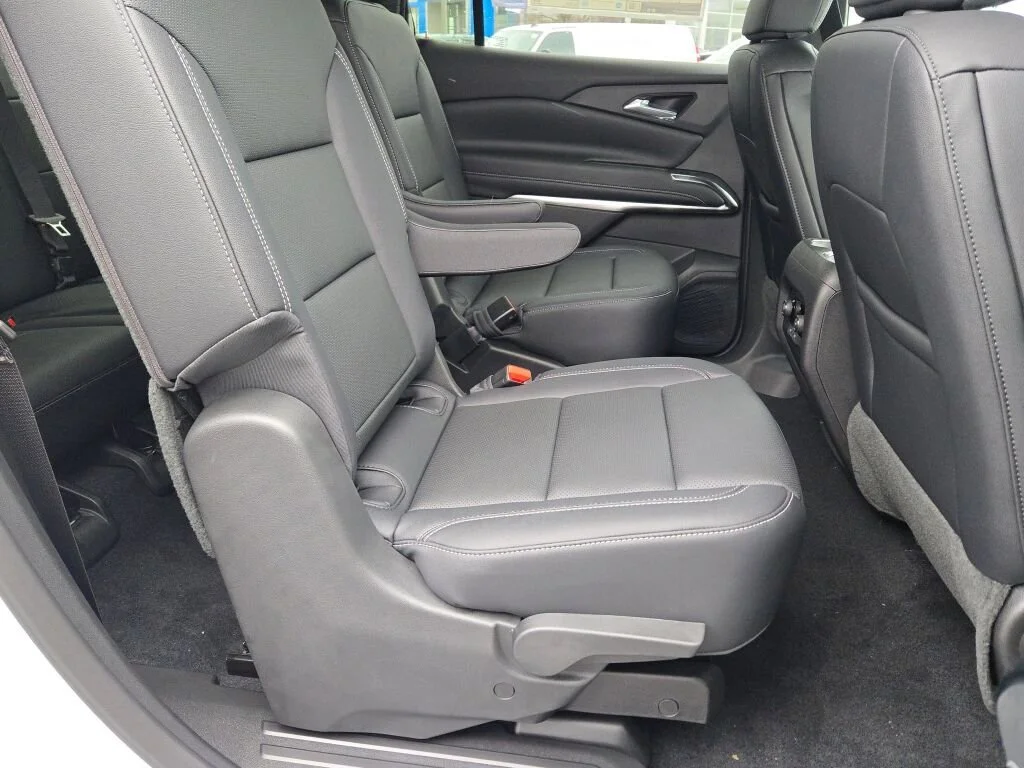 2026 Chevrolet Traverse LT - Photo 9