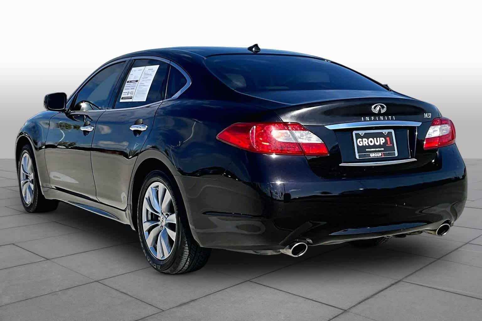 Used 2012 Malbec Black INFINITI  image 11