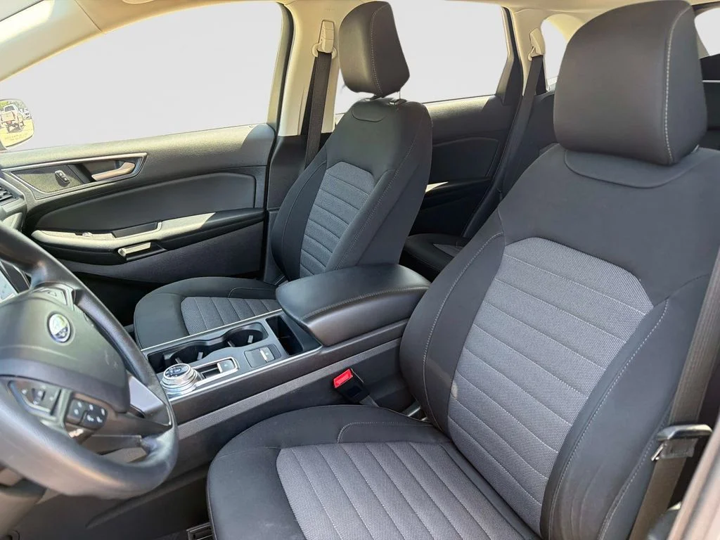Used 2022 Silver Metallic Ford SE image 20