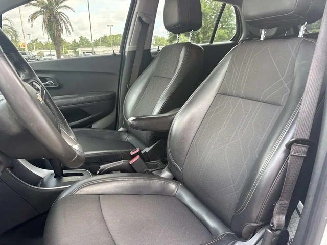 Used 2022 Summit White Chevrolet LT image 33