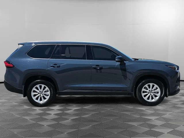Used 2024 White Toyota XLE image 5