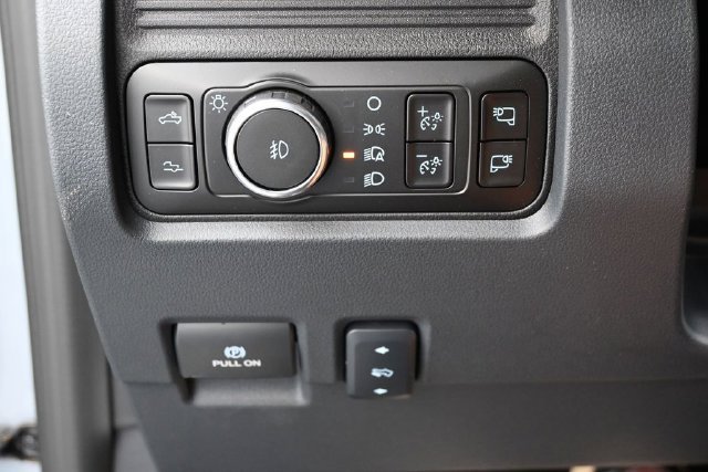 New 2026 Glacier Gray Metallic Tri-Coat Ford F-250® Platinum® image 15