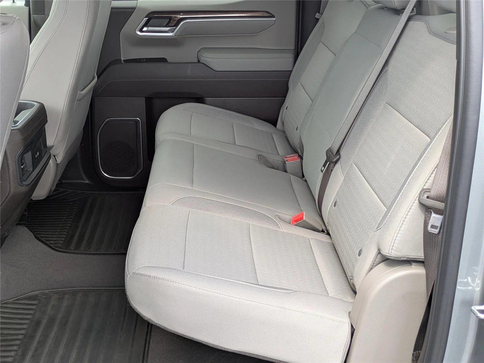 Used 2025 Sterling Gray Metallic Chevrolet RST image 27