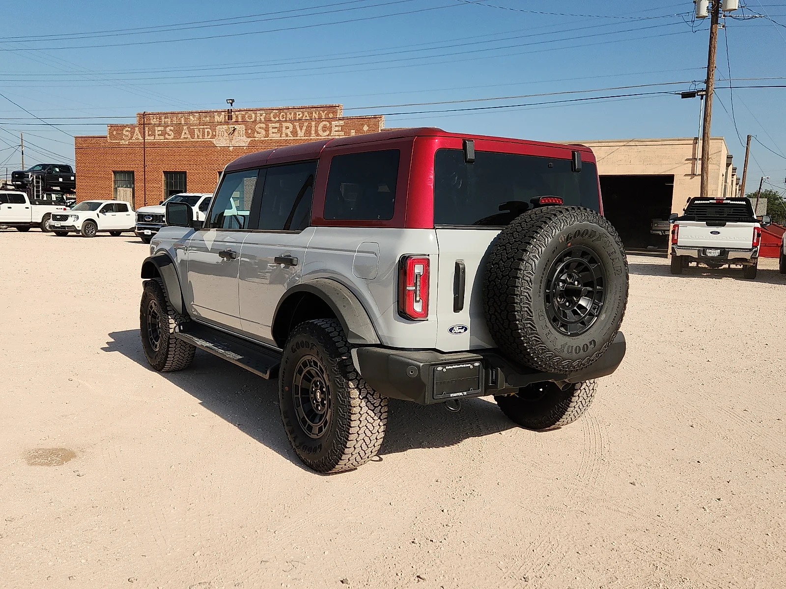 New 2026 Avalanche Gray Ford Outer Banks image 5